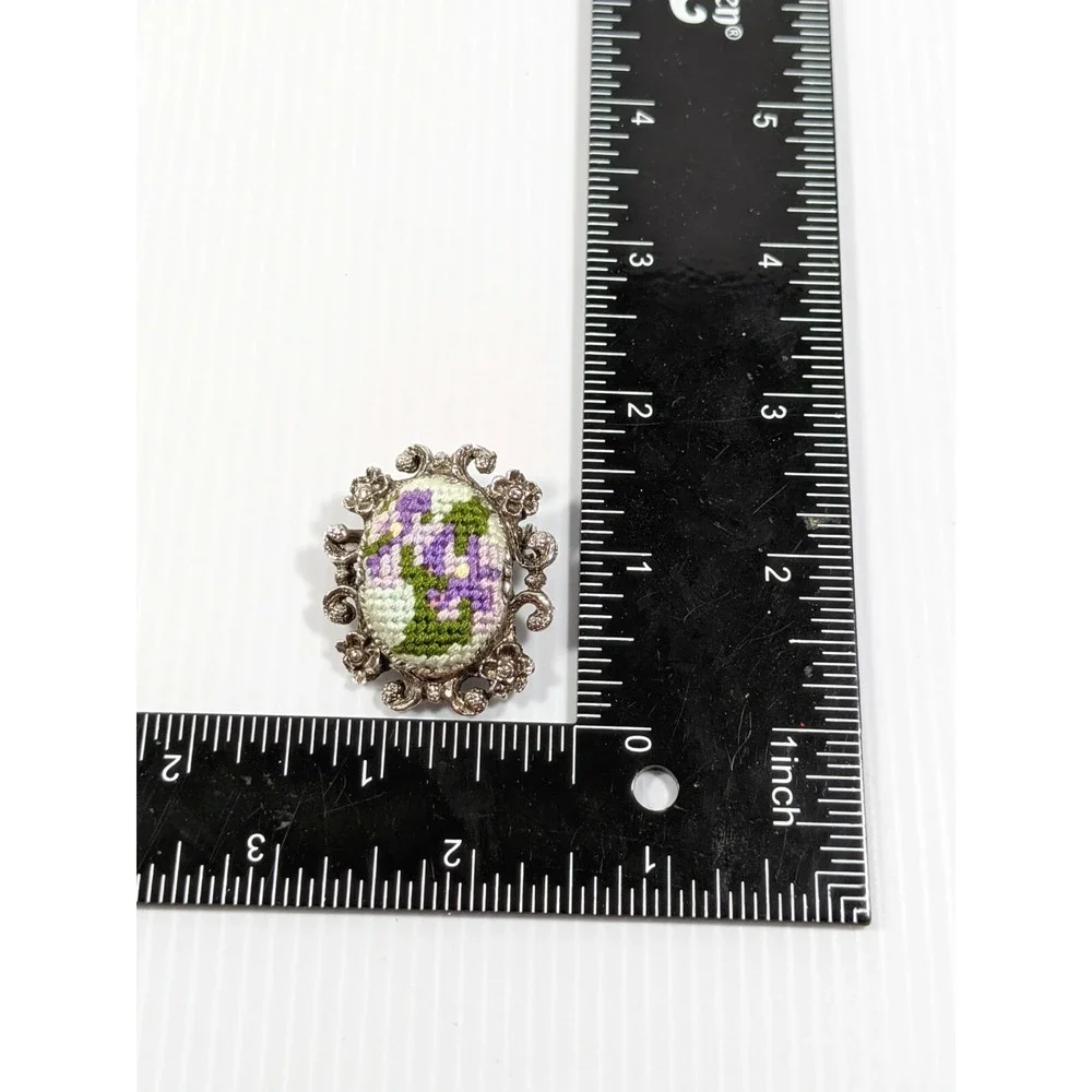Needlepoint Flower Brooch Purple Cross Stitch Oval‎ Silver Tone Pin